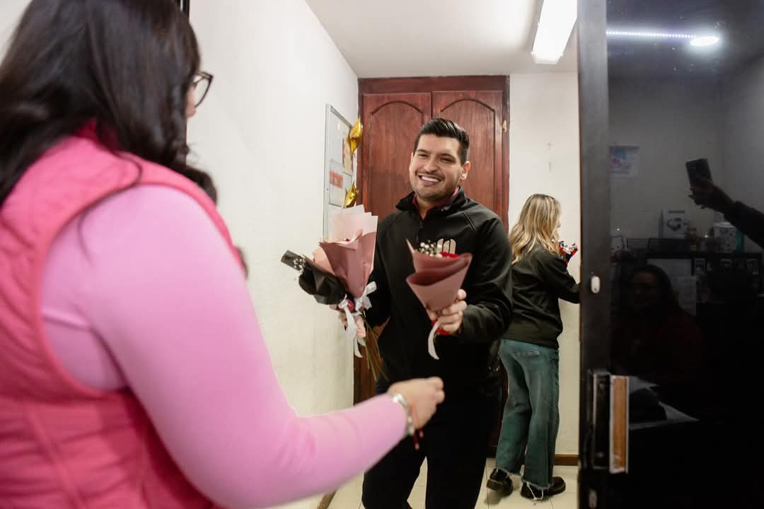 Celebra alcalde Alberto Granados el “Día del Amor y la Amistad” con detalles para los matamorenses