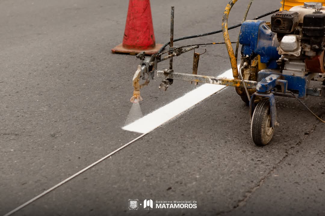 Mejora la Seguridad Vial en Matamoros: continúan trabajos de señalización en las Calles de la Ciudad