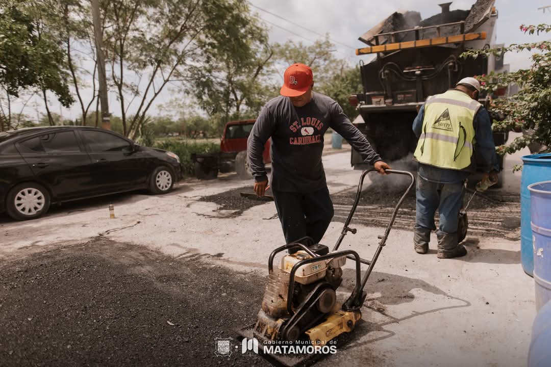 Gobierno de Matamoros realiza trabajos de bacheo en las colonias Obrera, San Rafael y Los Encinos