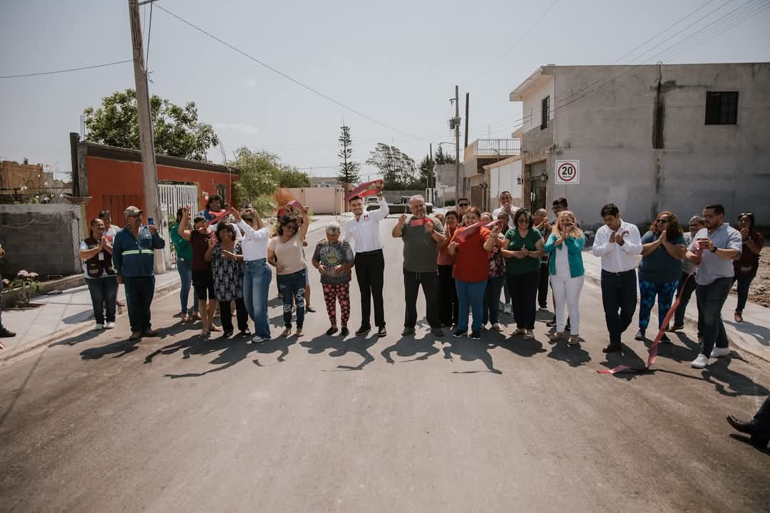 Vecinos de la colonia Electricistas Sur agradecidos con Beto Granados por obra de pavimentación asfáltica