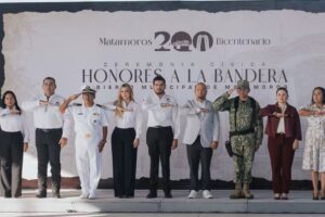 Esta mañana acompañé a la comunidad de la Secundaria Técnica No. 96 “Emilio Sandoval González” en la ceremonia de Honores a la Bandera, en el fraccionamiento Lomas de San Juan.